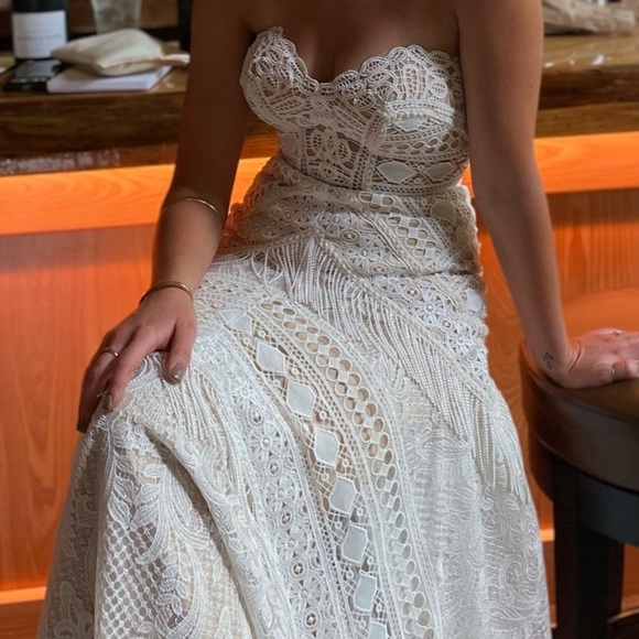 All Who Wander “Shane” Wedding Gown - Picture 2 of 8